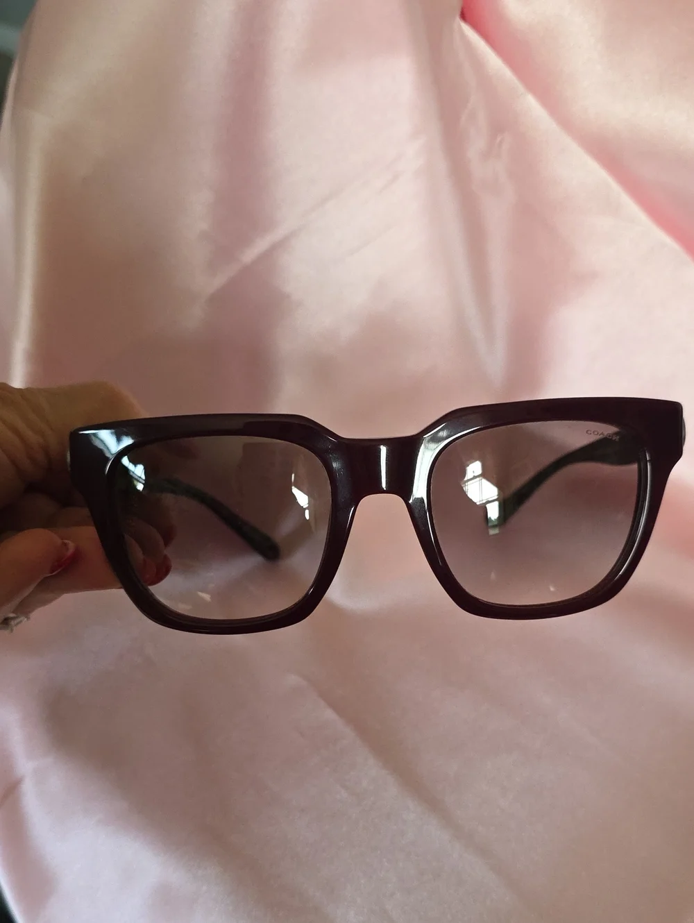 Coach  Oxblood ( 55203B)  HC8240 L1028 52-21 Sunglasses With Case